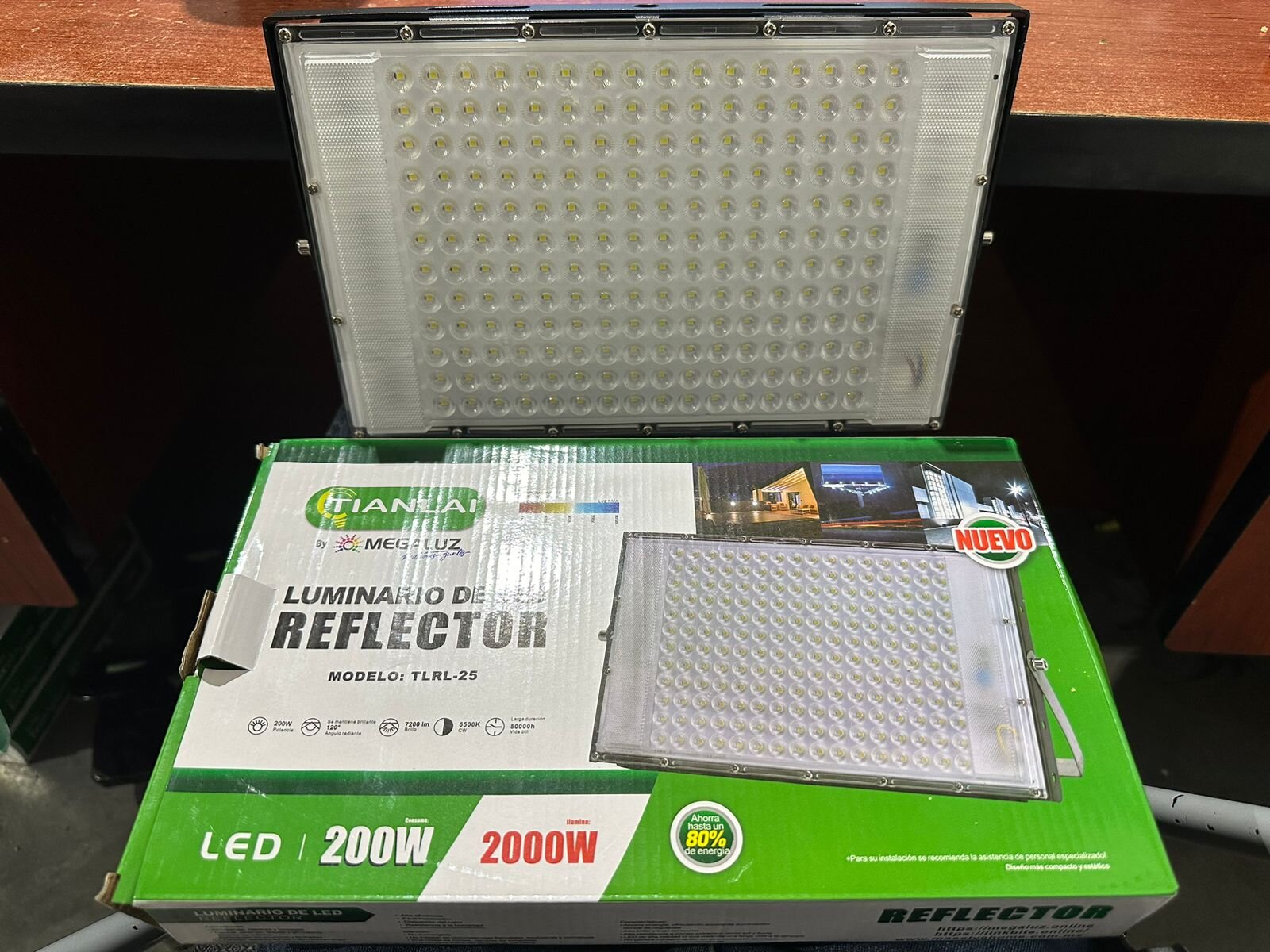 LAMPARA REFLECTOR LED 200W 7200LM