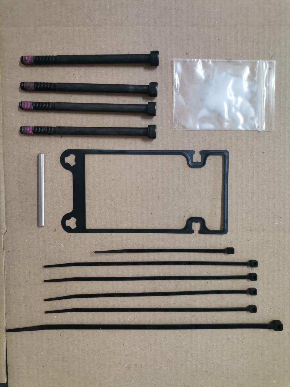 KIT EMPAQUE CON TORNILLOS PARA VGT ISX