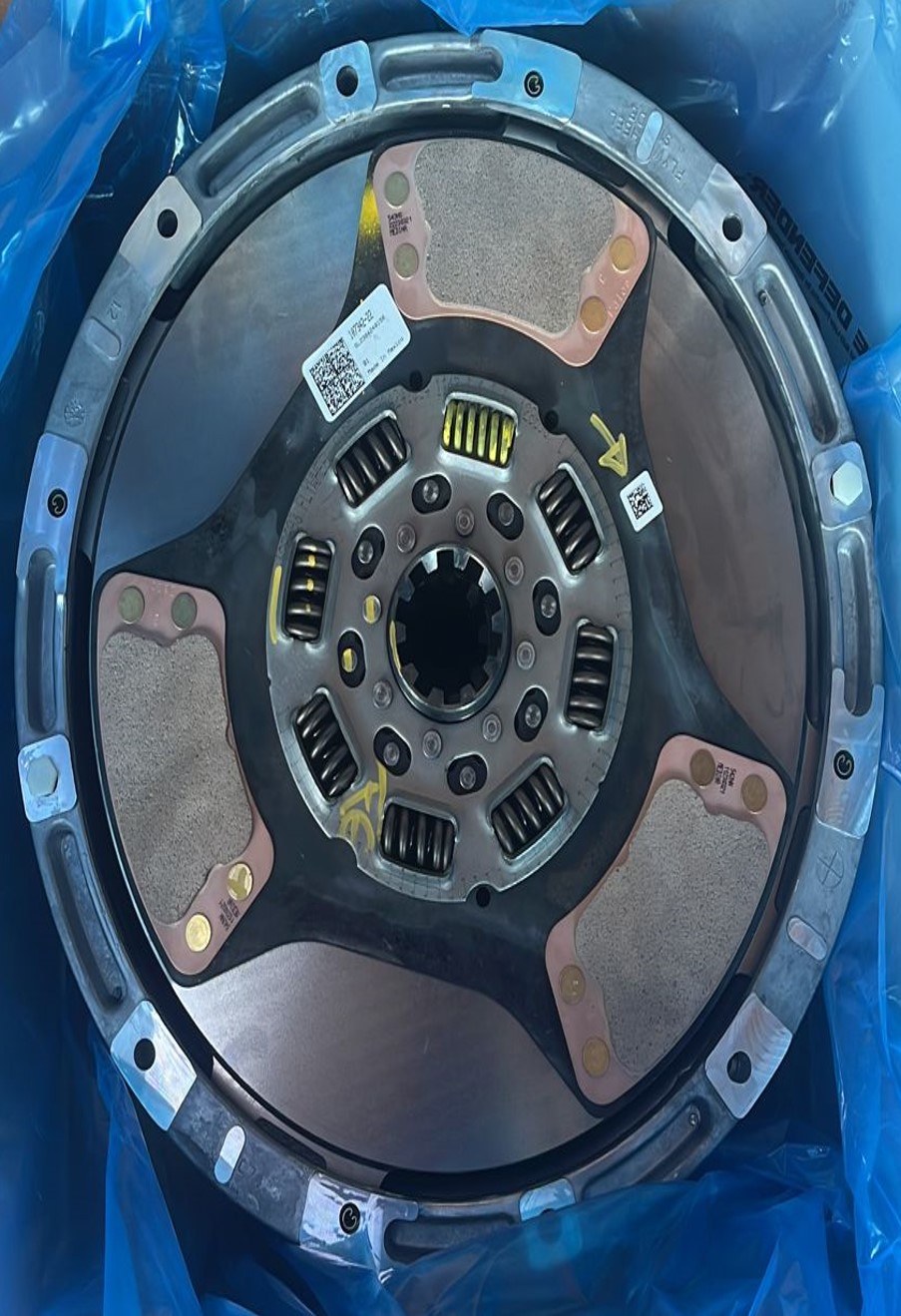 CLUTCH ESTAMPADO 14 X 2 NAVISTAR 2 DISCOS 3 TACONES 8 RESORTES  860 LBS